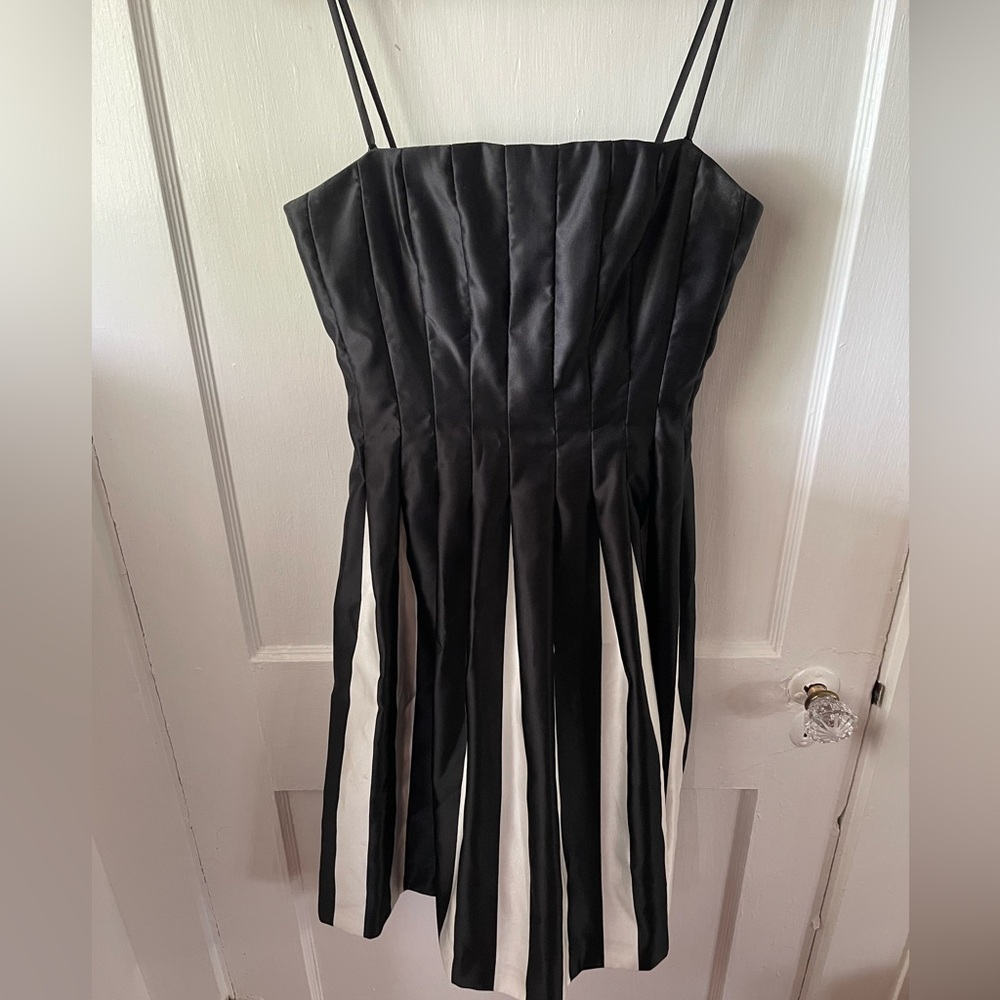 BCBG, size 2. Elegant Black and White Pleated Dress